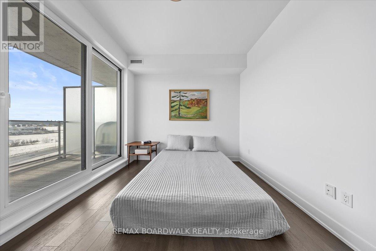 1402 - 200 Inlet Private