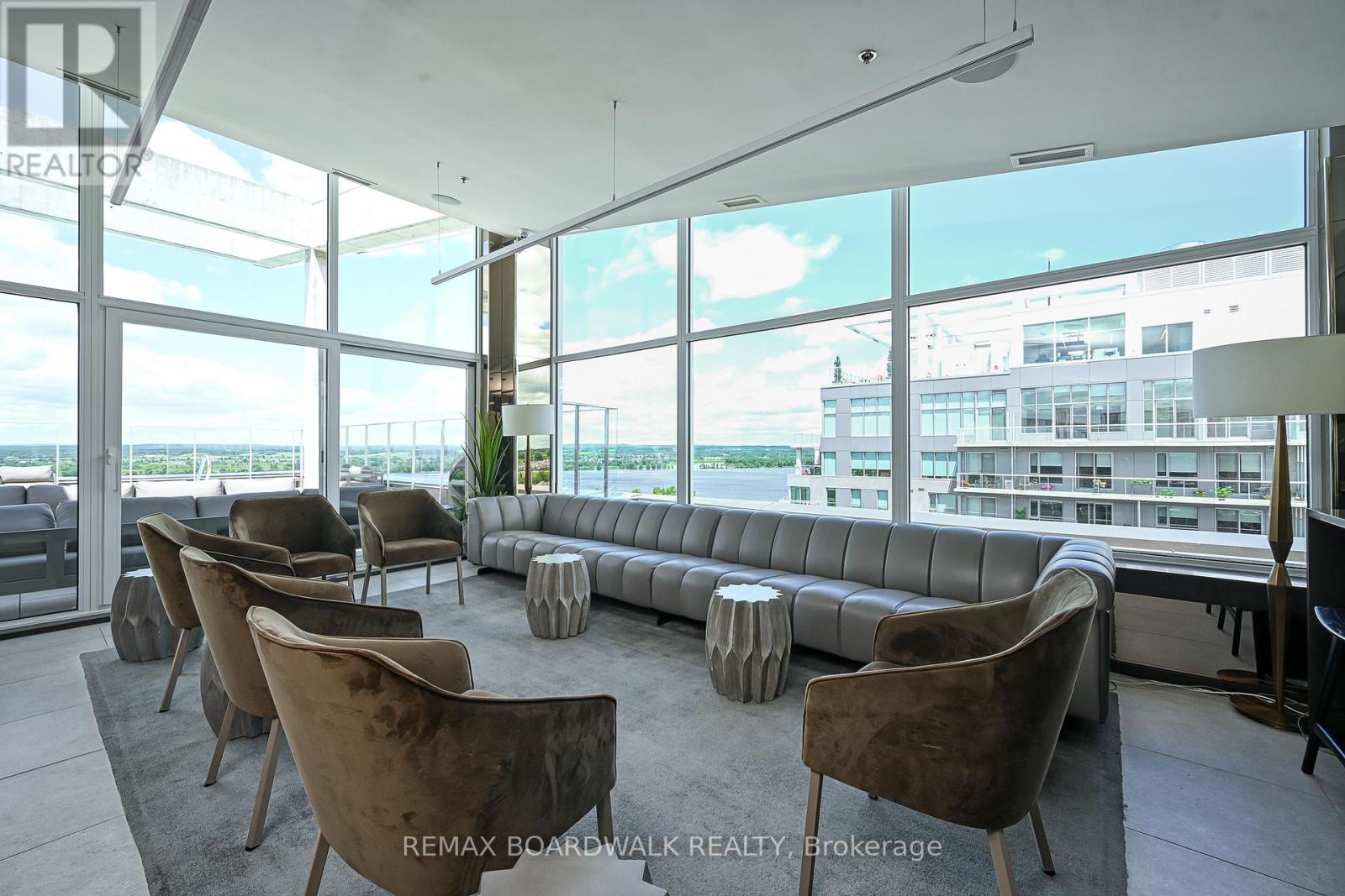 1402 - 200 Inlet Private