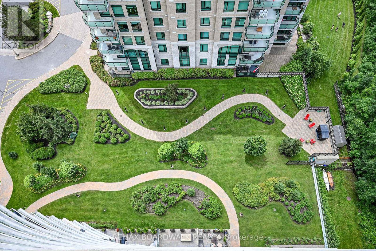 1402 - 200 Inlet Private