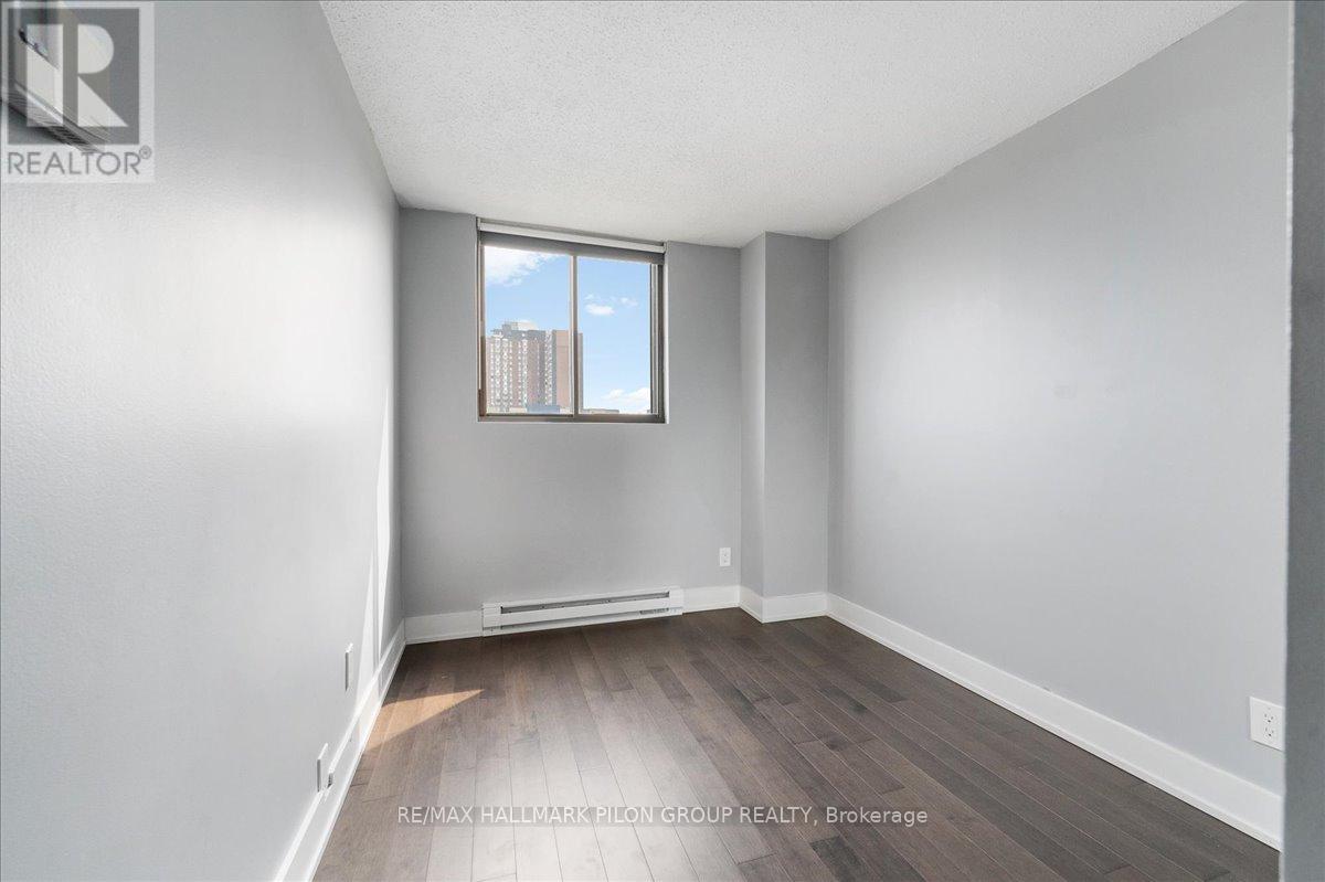 902 - 154 Nelson Street