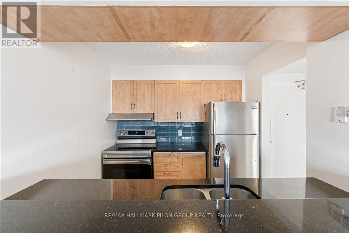 902 - 154 Nelson Street