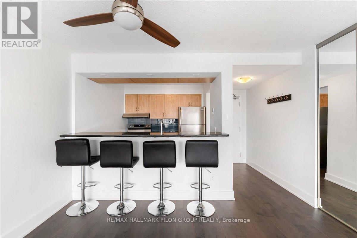 902 - 154 Nelson Street