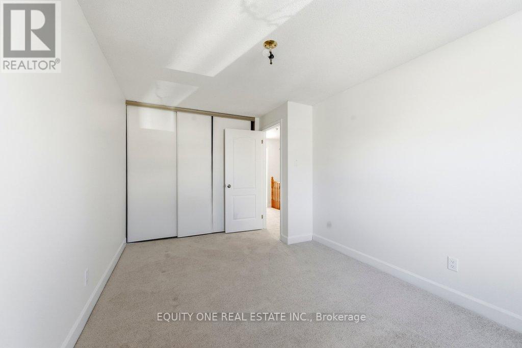 35 Willwood Crescent