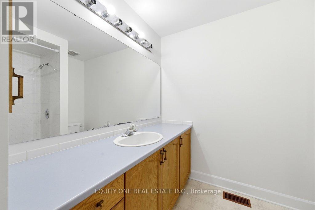 35 Willwood Crescent