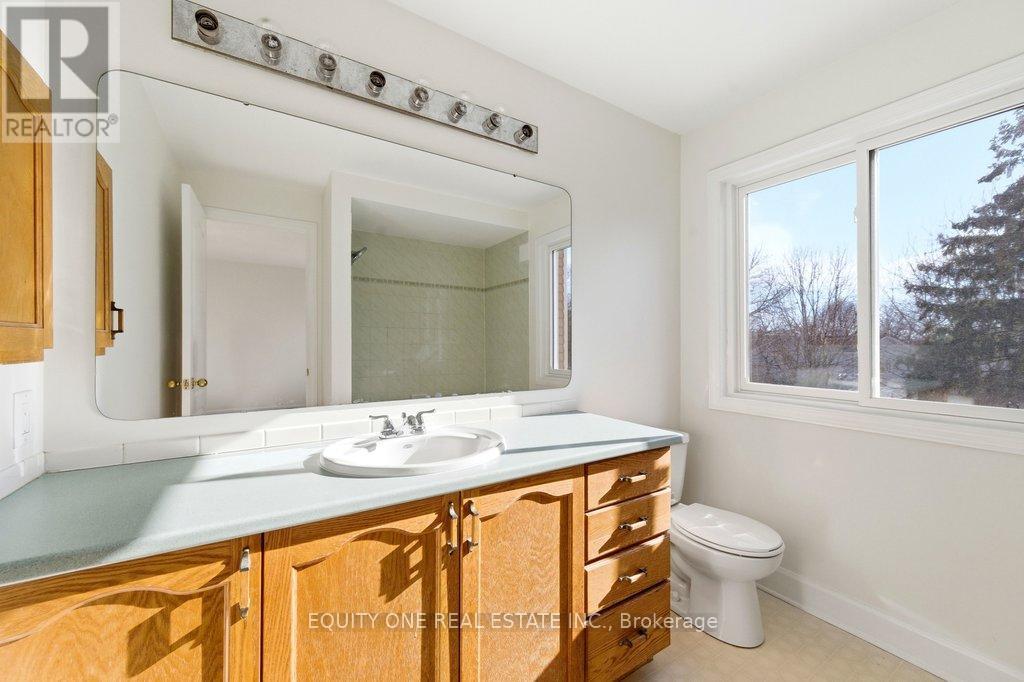 35 Willwood Crescent