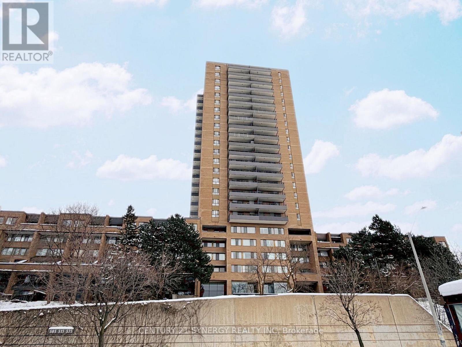 631 - 515 St Laurent Boulevard