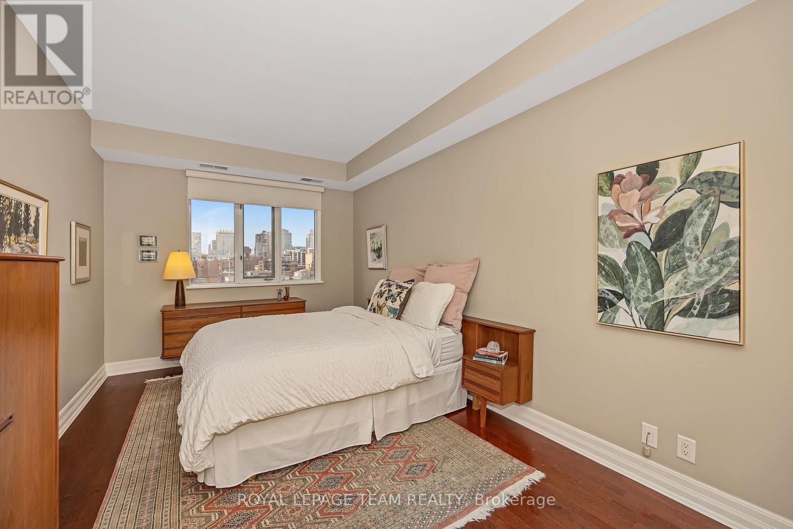 509 - 320 Mcleod Street