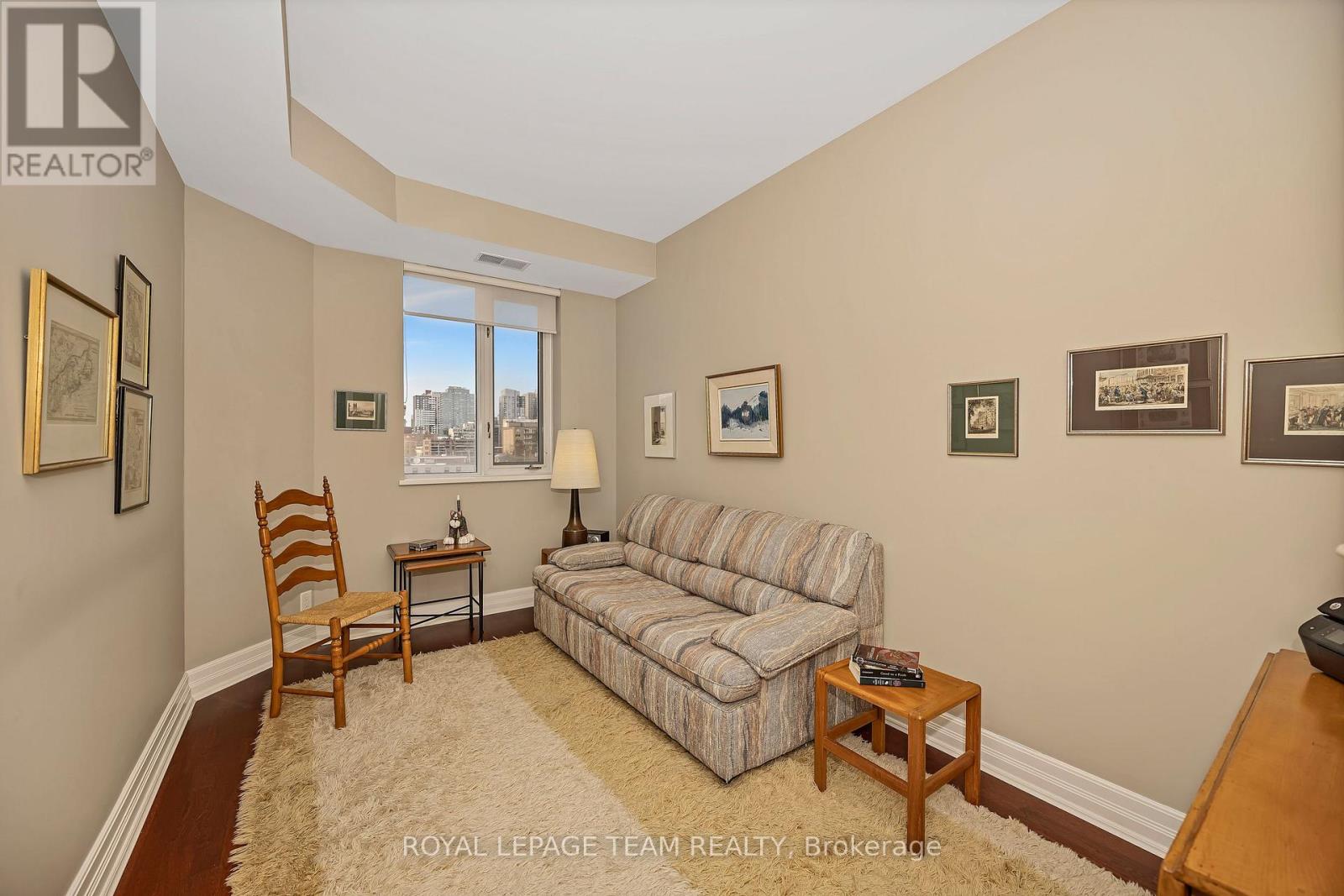 509 - 320 Mcleod Street