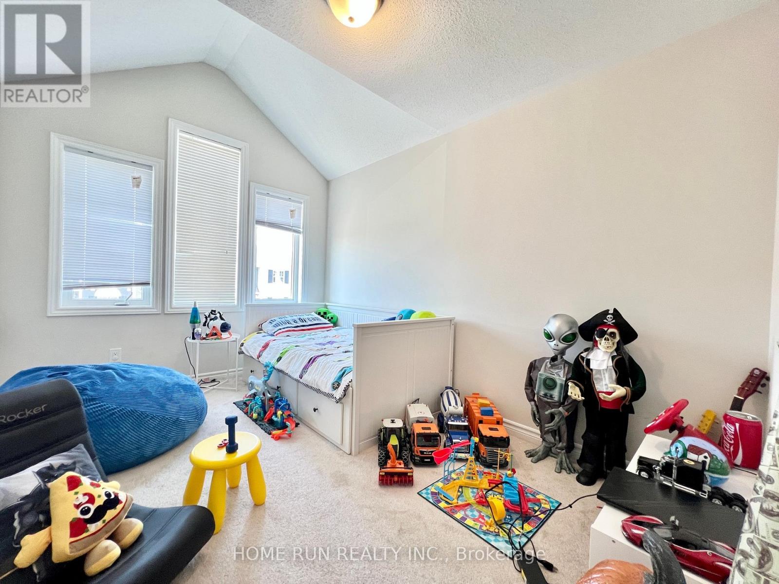 347 Pumpkinseed Crescent