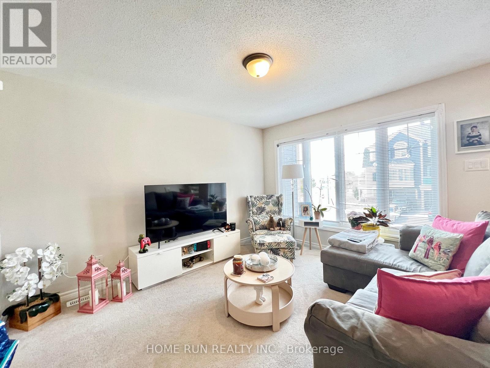 347 Pumpkinseed Crescent