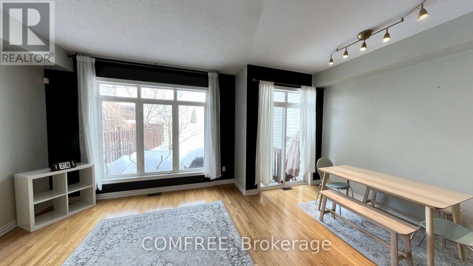 294 Waymark Crescent