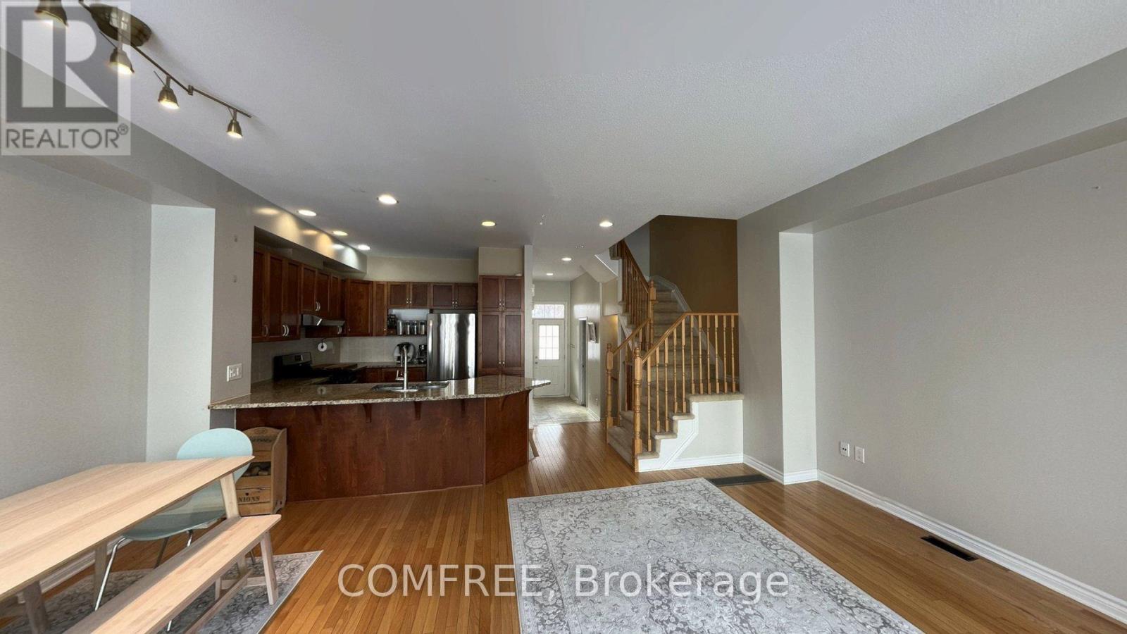 294 Waymark Crescent