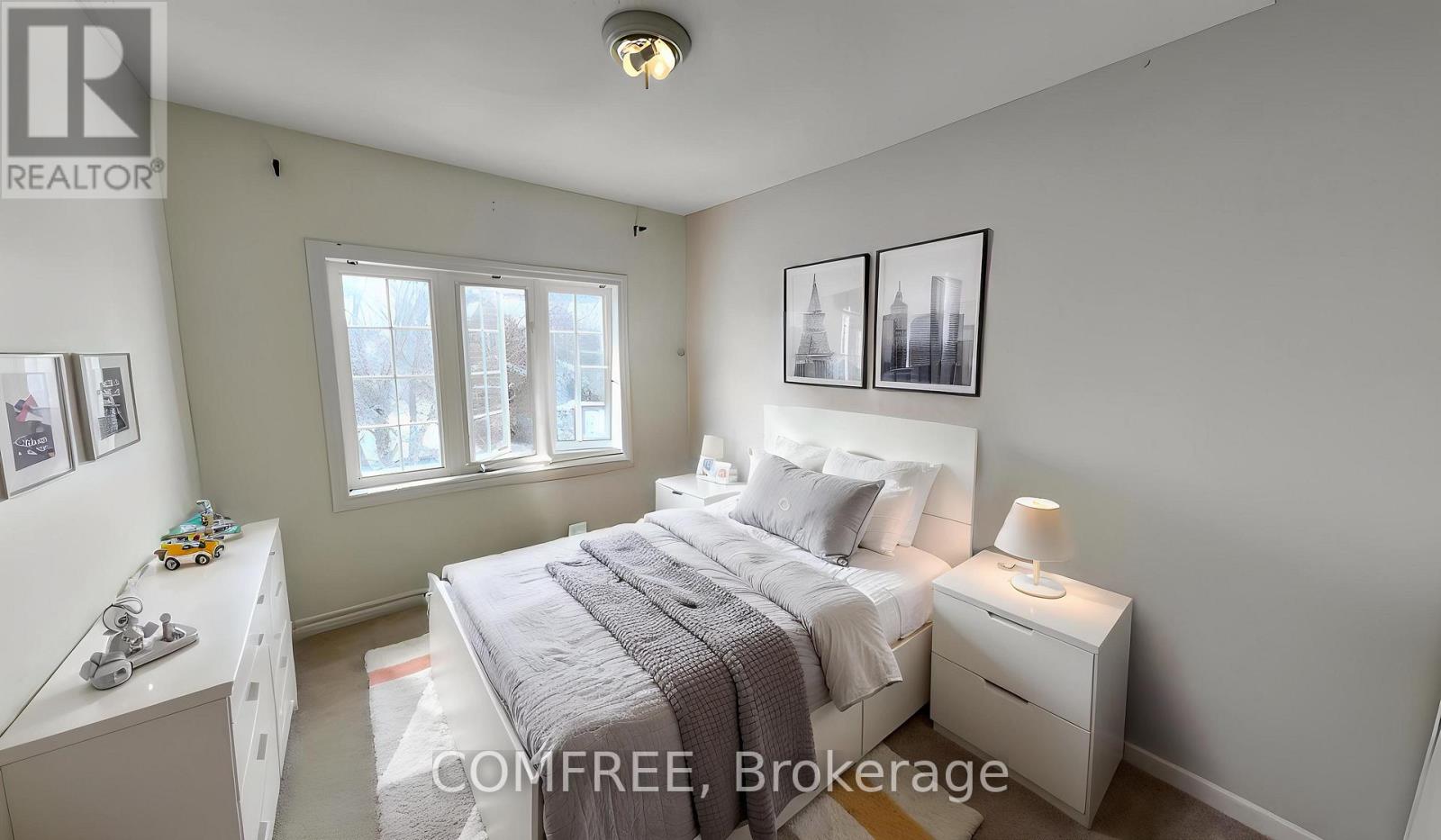 294 Waymark Crescent