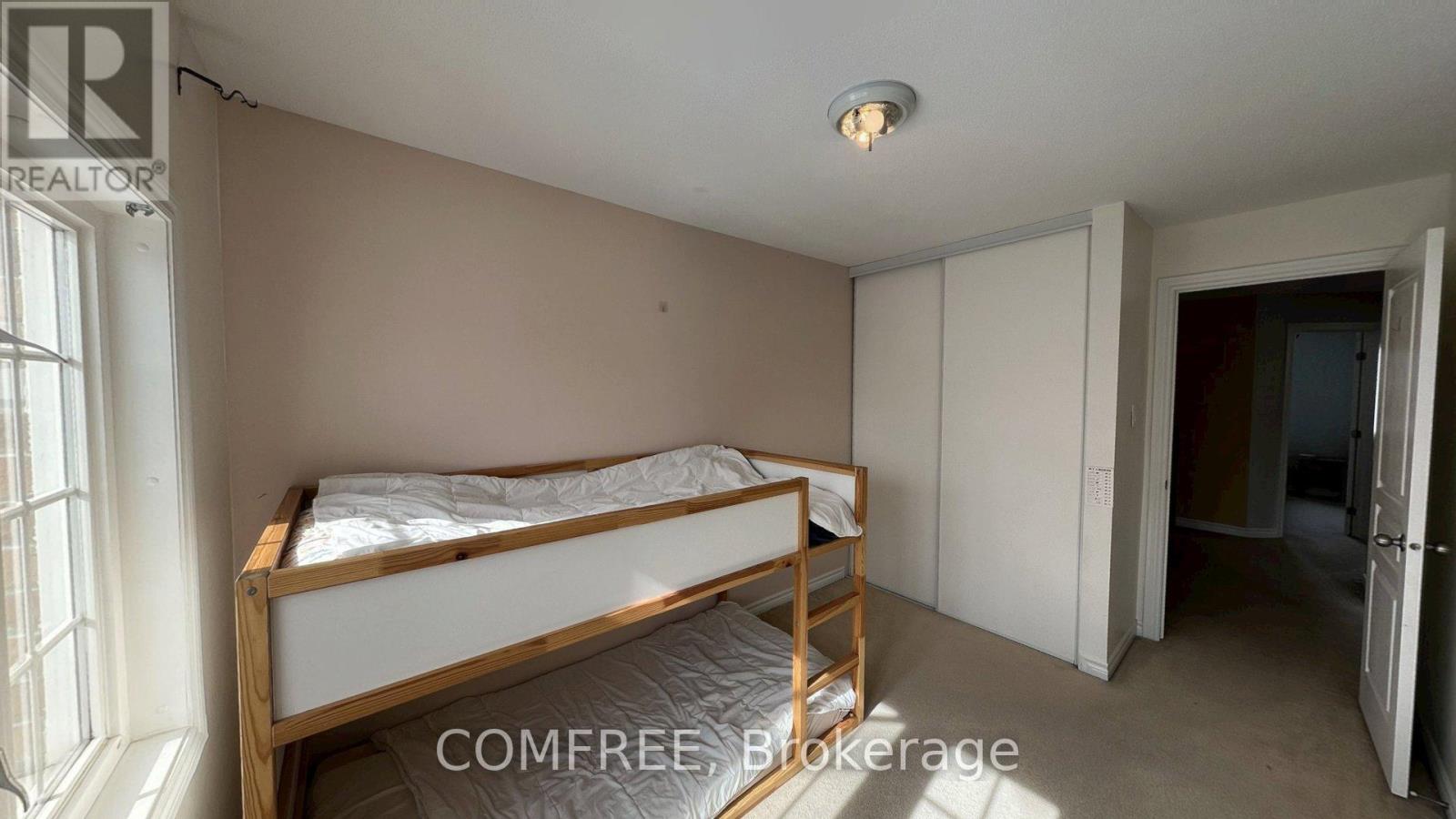 294 Waymark Crescent