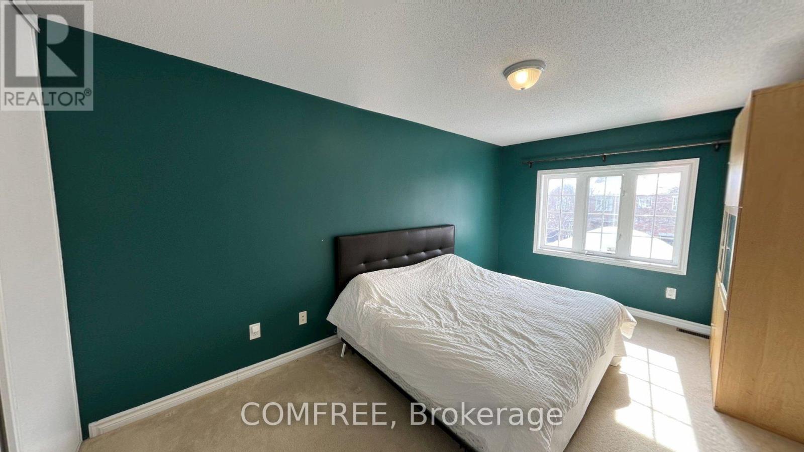 294 Waymark Crescent