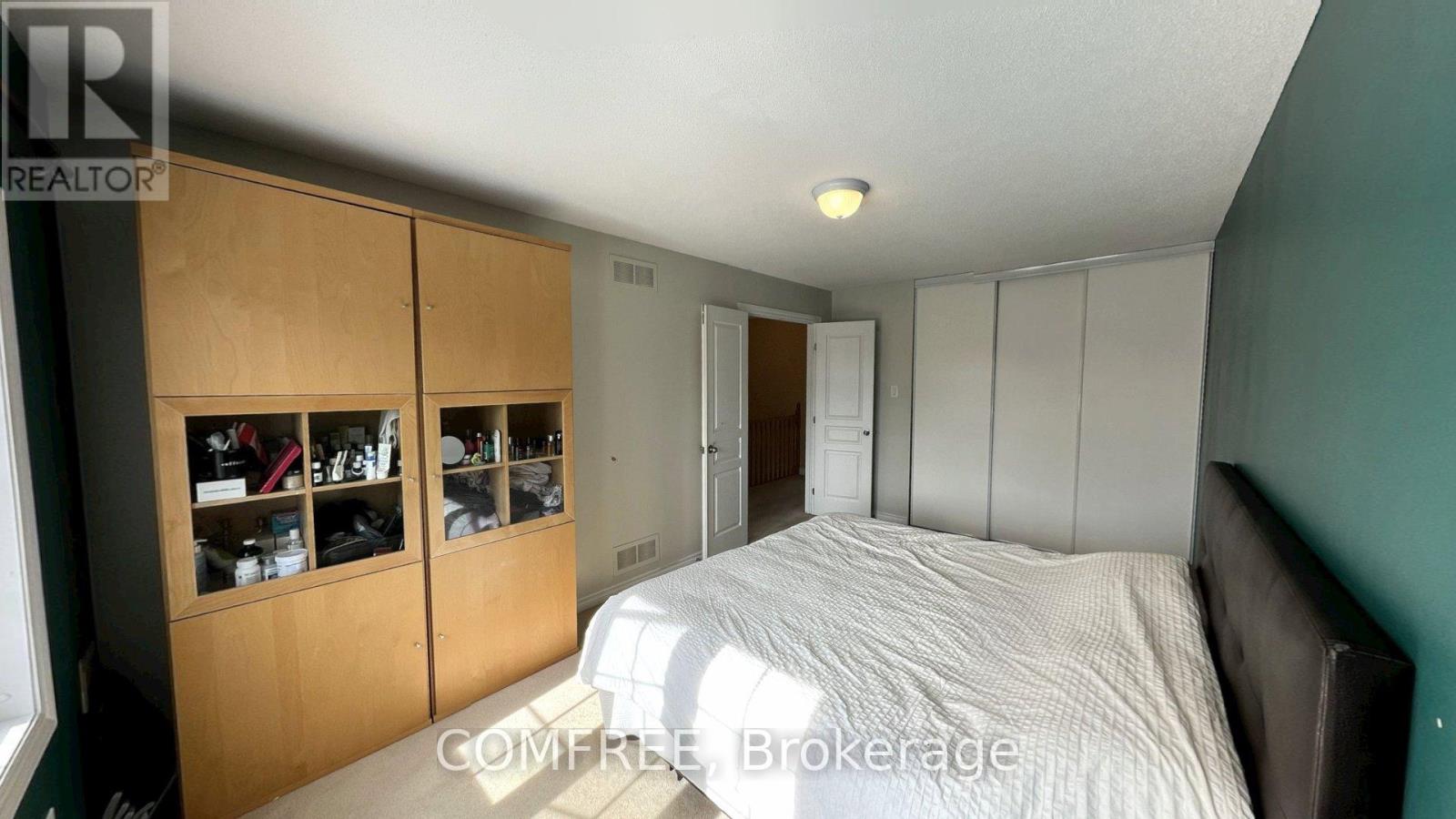 294 Waymark Crescent