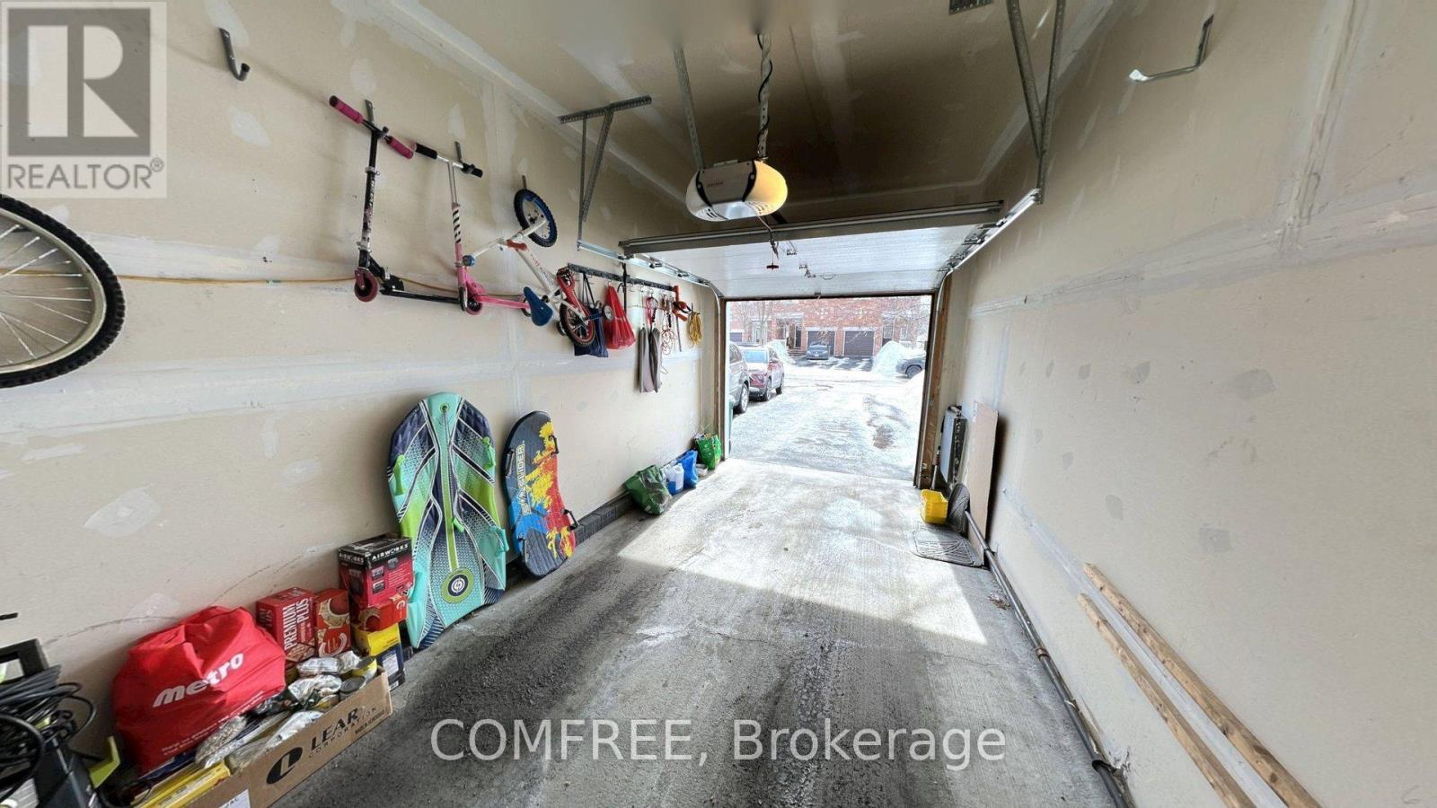 294 Waymark Crescent