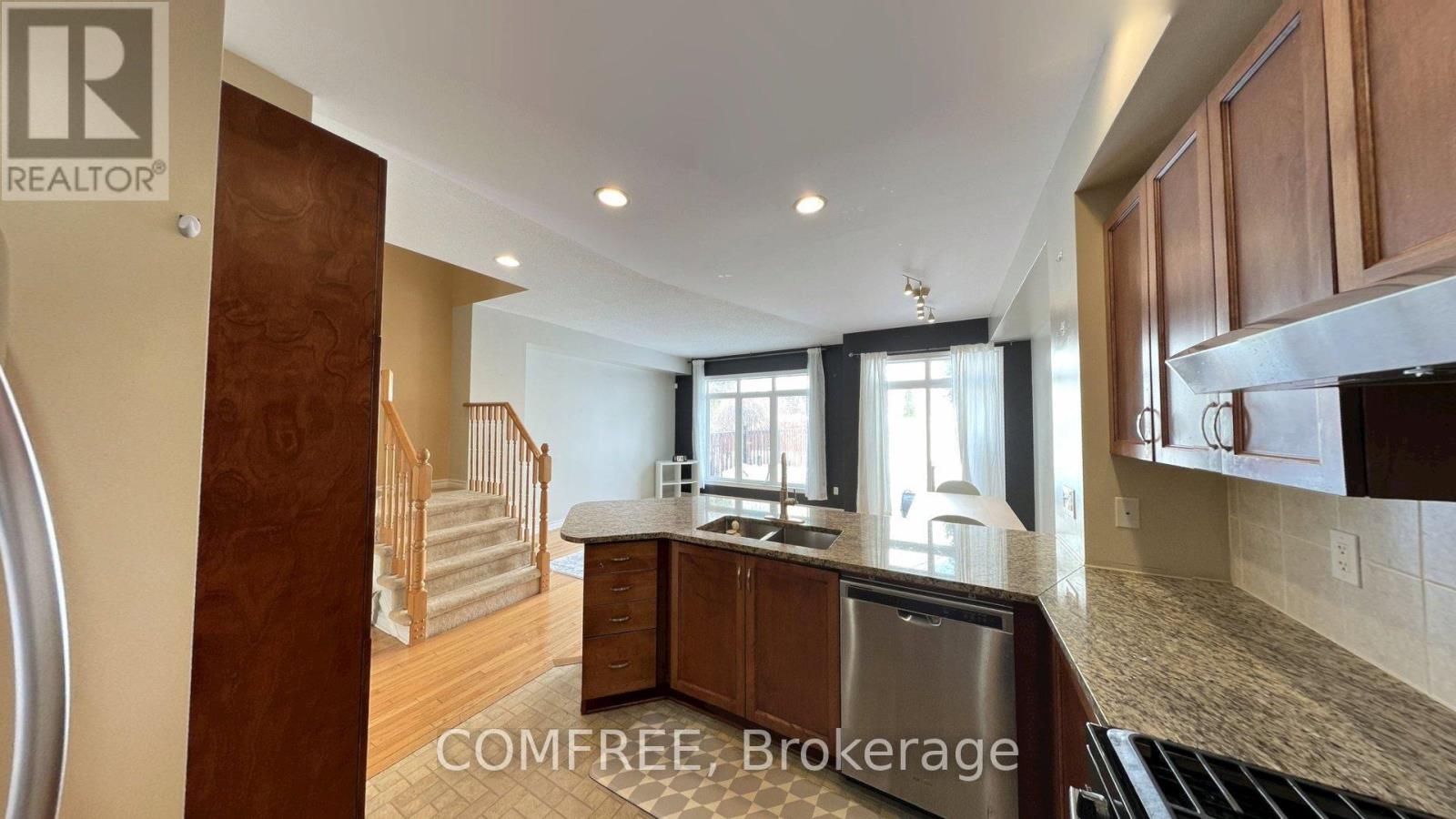 294 Waymark Crescent