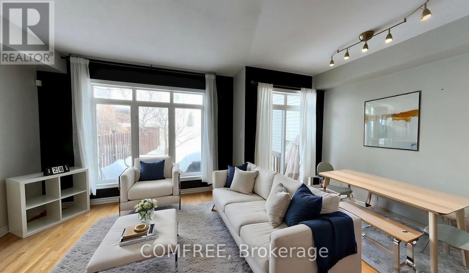 294 Waymark Crescent