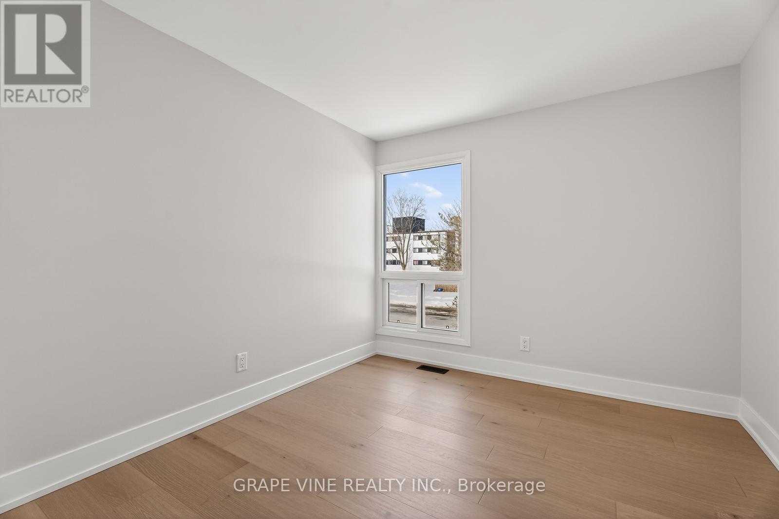 14 - 3565 Downpatrick Road