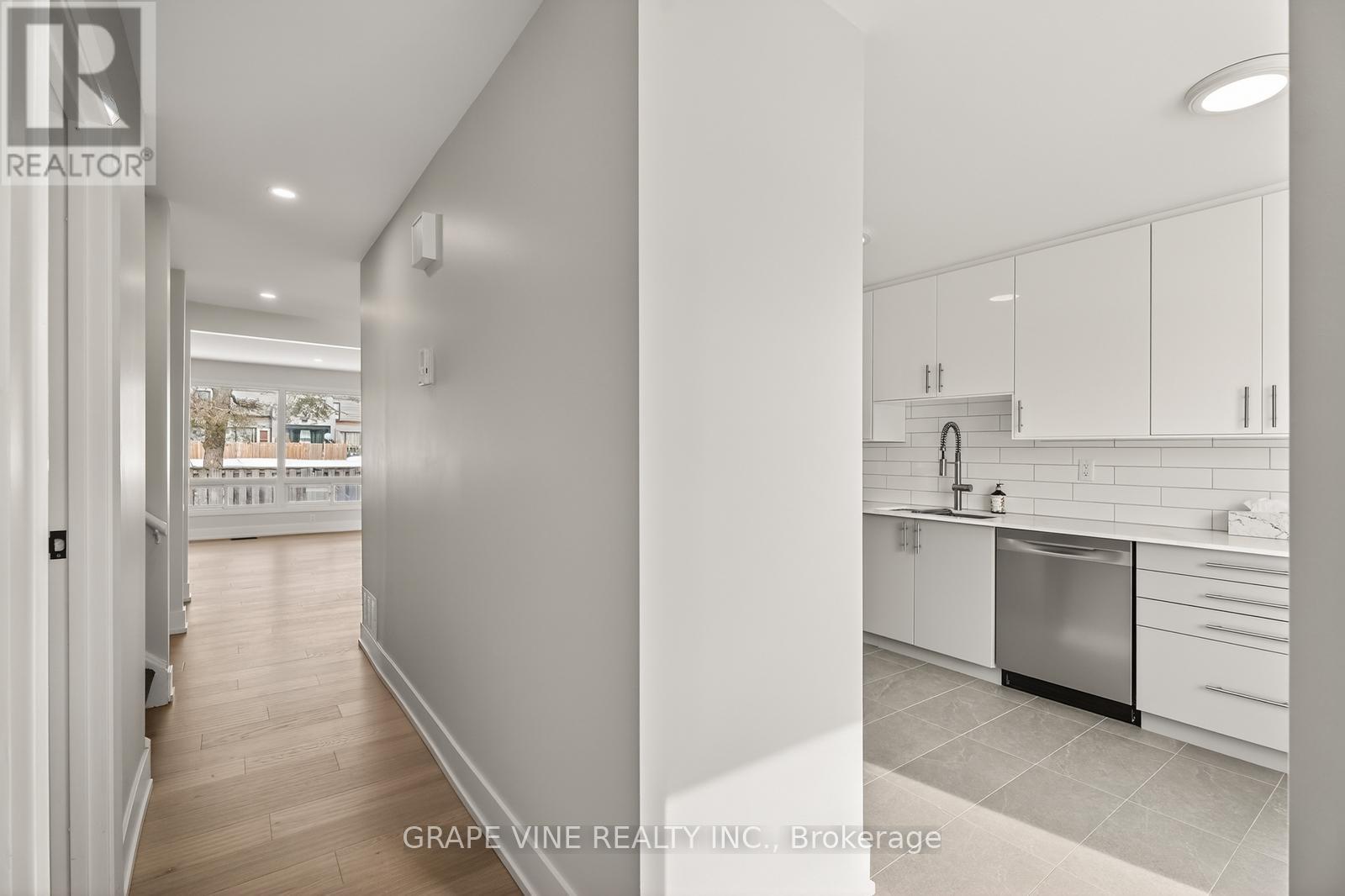 14 - 3565 Downpatrick Road