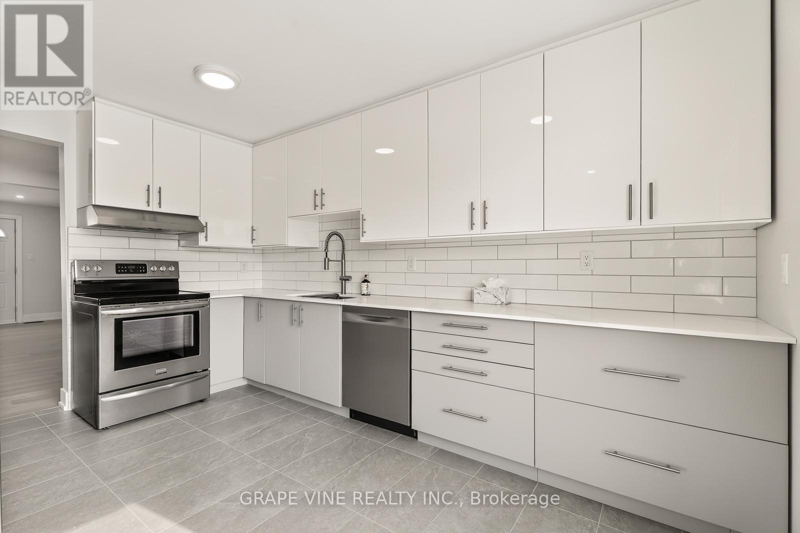 14 - 3565 Downpatrick Road