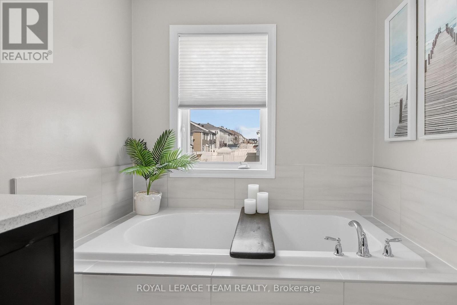 375 Meadowbreeze Drive