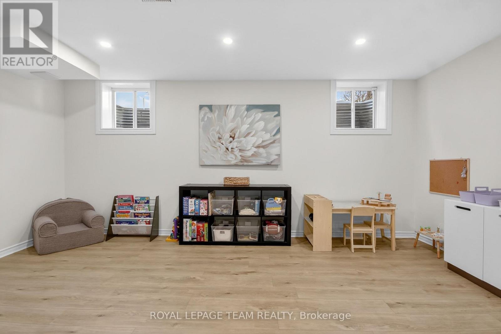 375 Meadowbreeze Drive