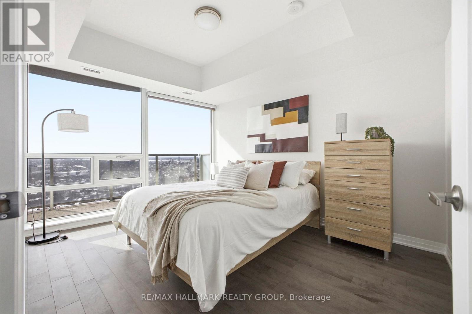 3703 - 805 Carling Avenue