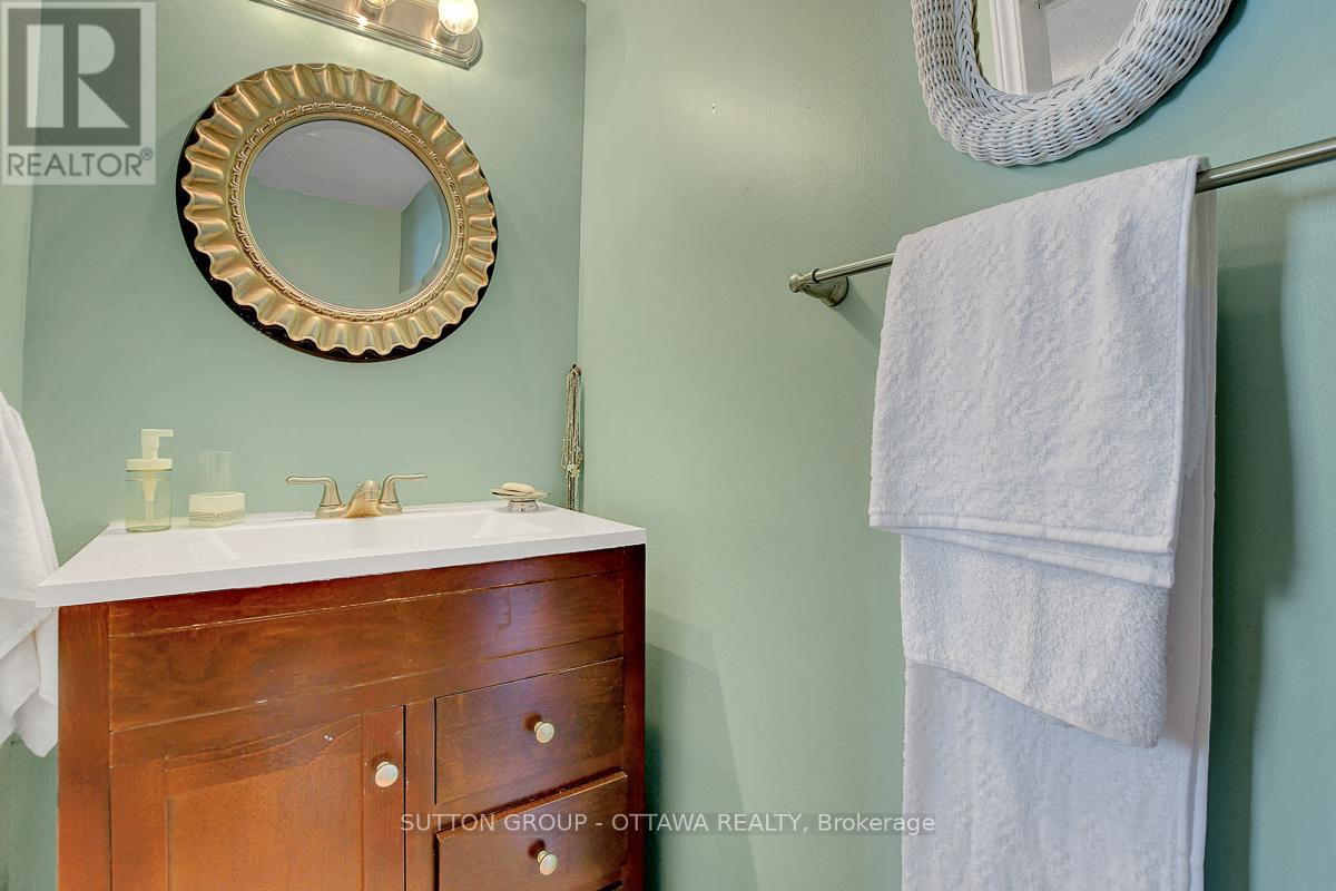 405 - 665 Bathgate Drive