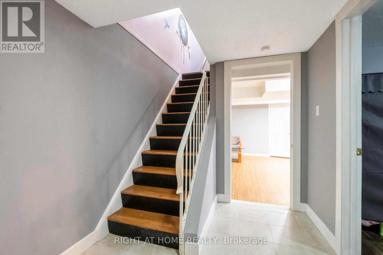 3 - 21 Midland Crescent