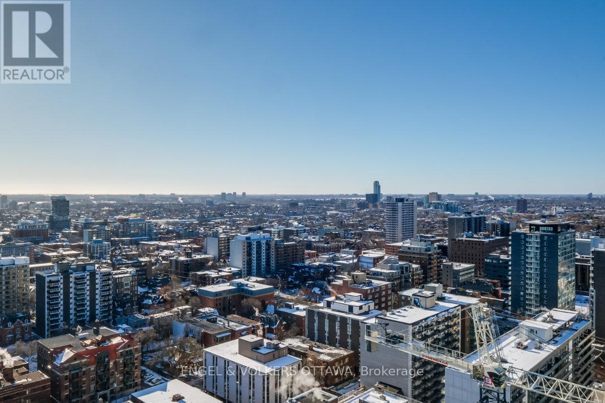 2401 - 179 Metcalfe Street