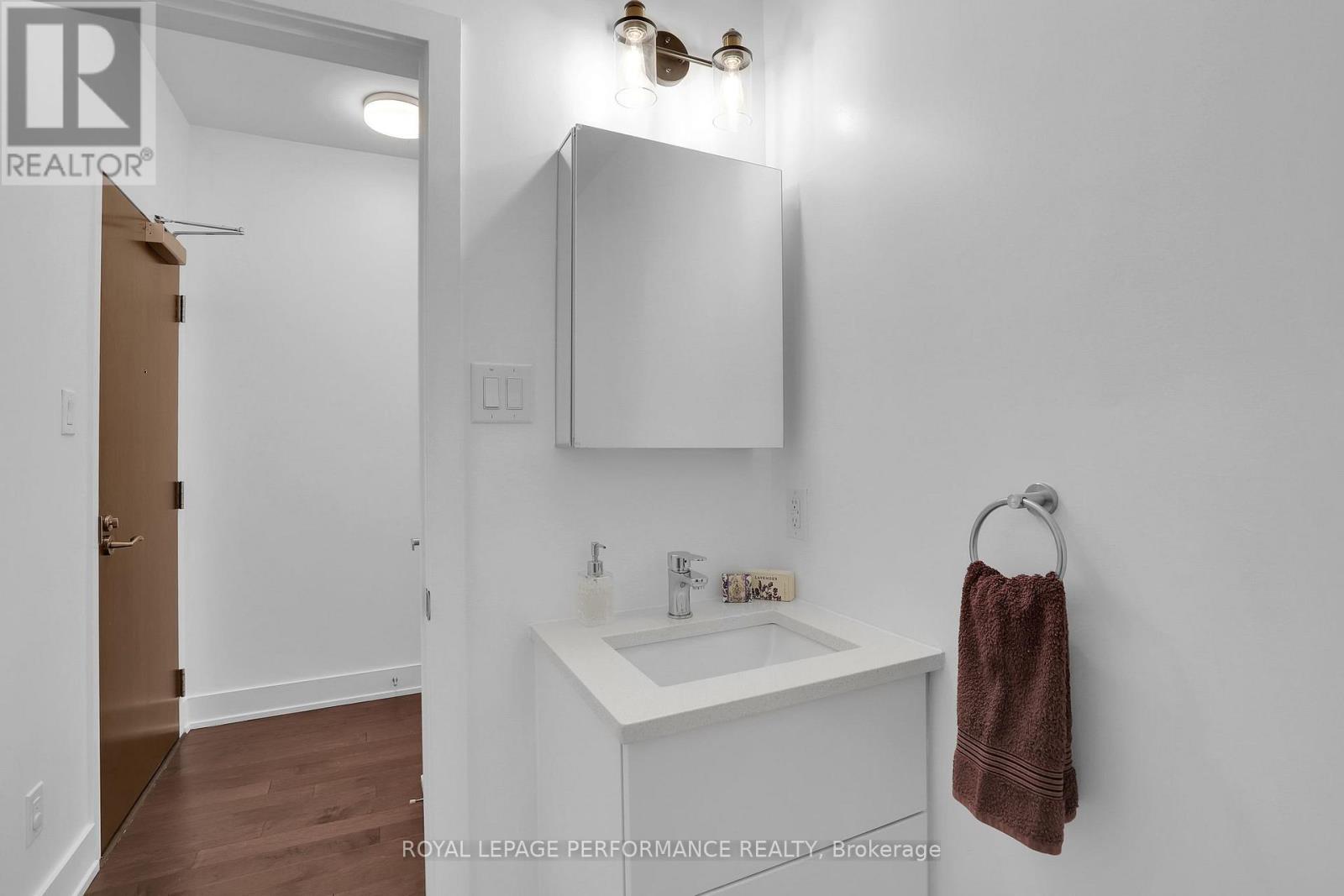 413 - 88 Richmond Road