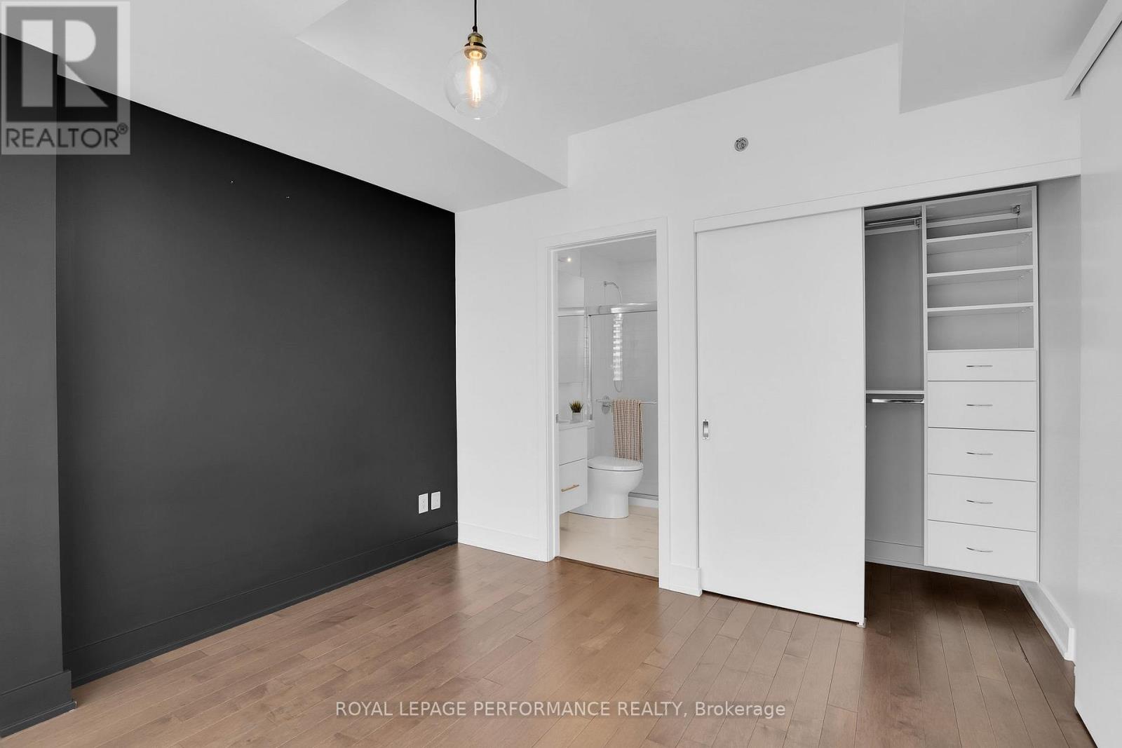 413 - 88 Richmond Road