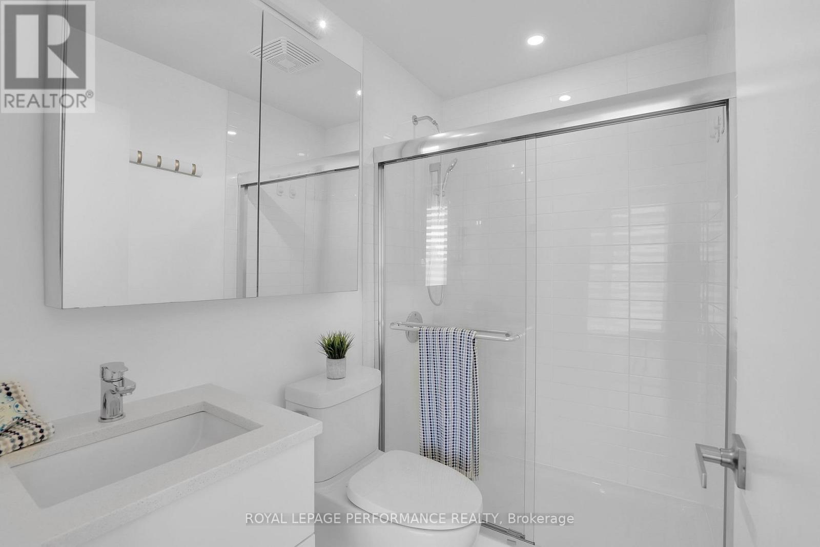 413 - 88 Richmond Road