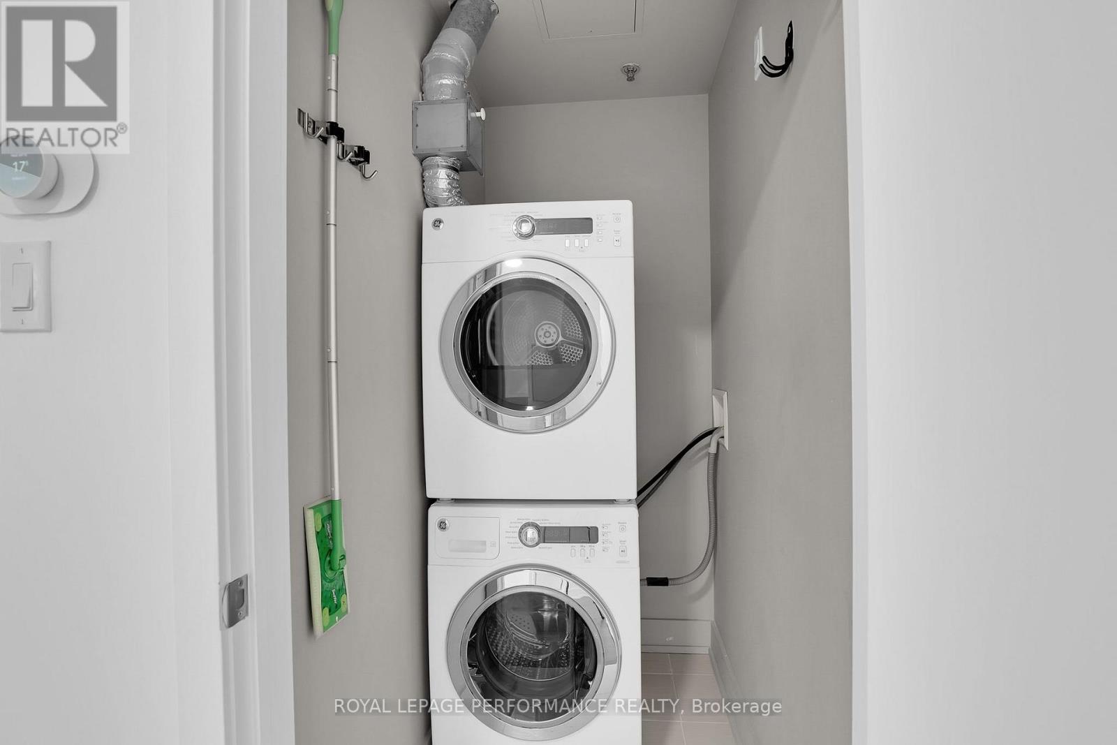 413 - 88 Richmond Road