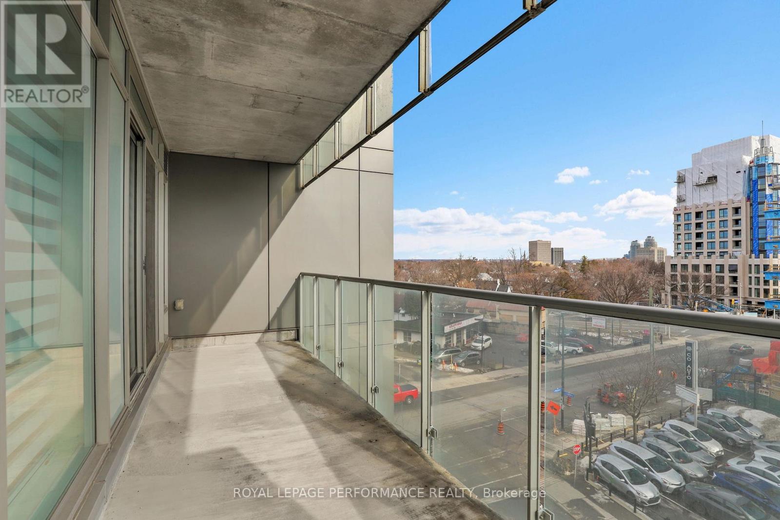 413 - 88 Richmond Road