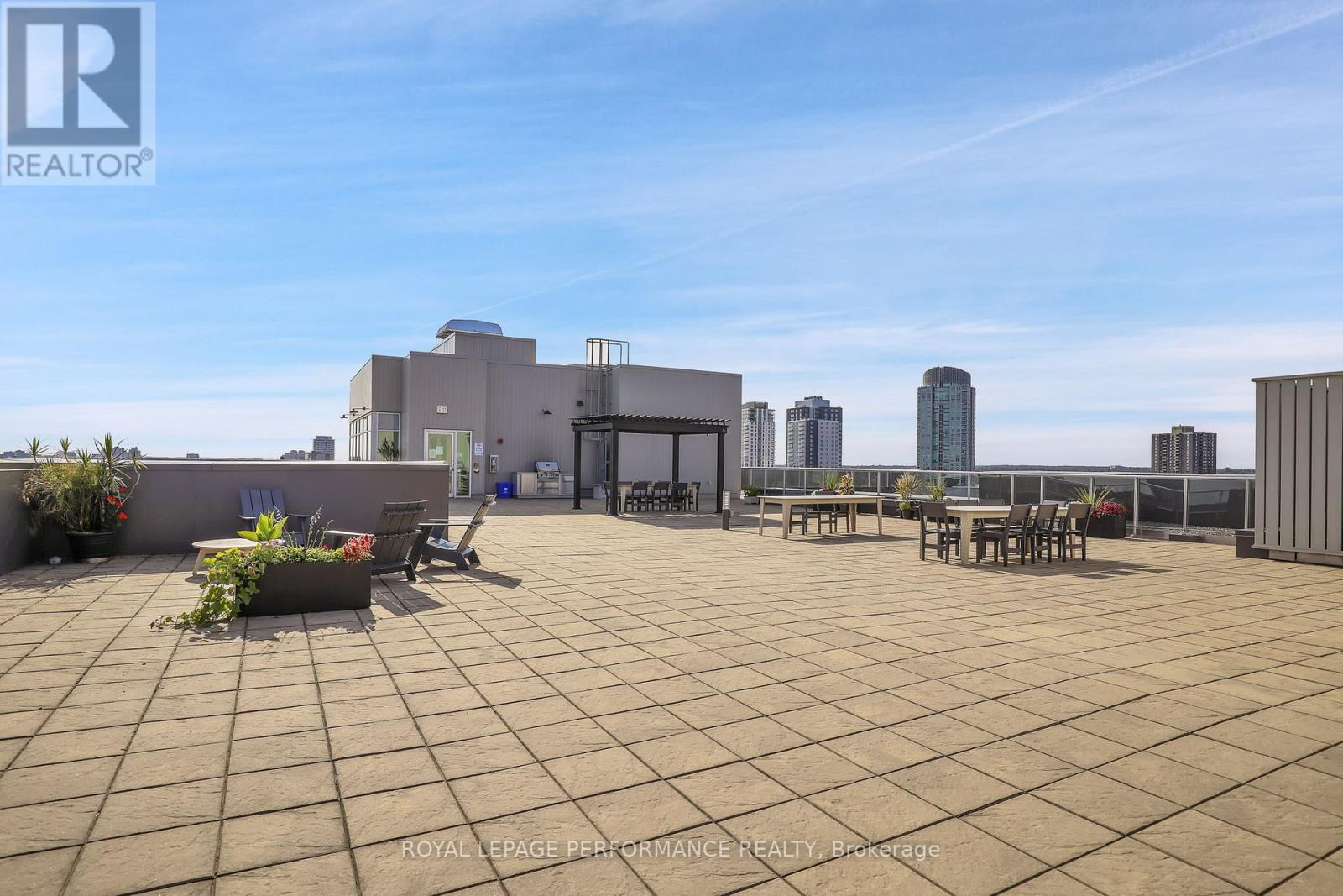 413 - 88 Richmond Road