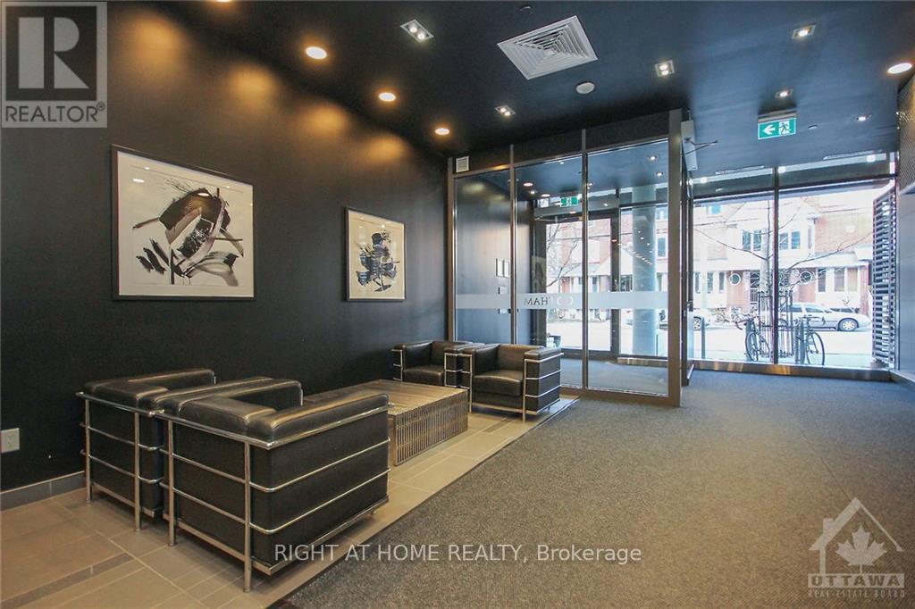 1109 - 224 Lyon Street N