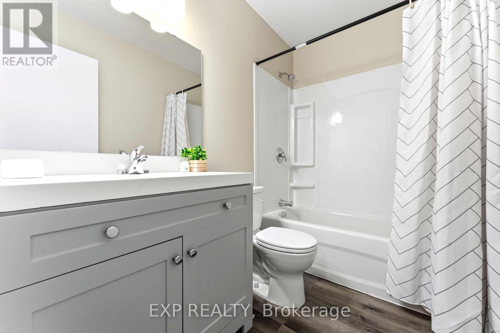 25 - 2659 Pimlico Crescent