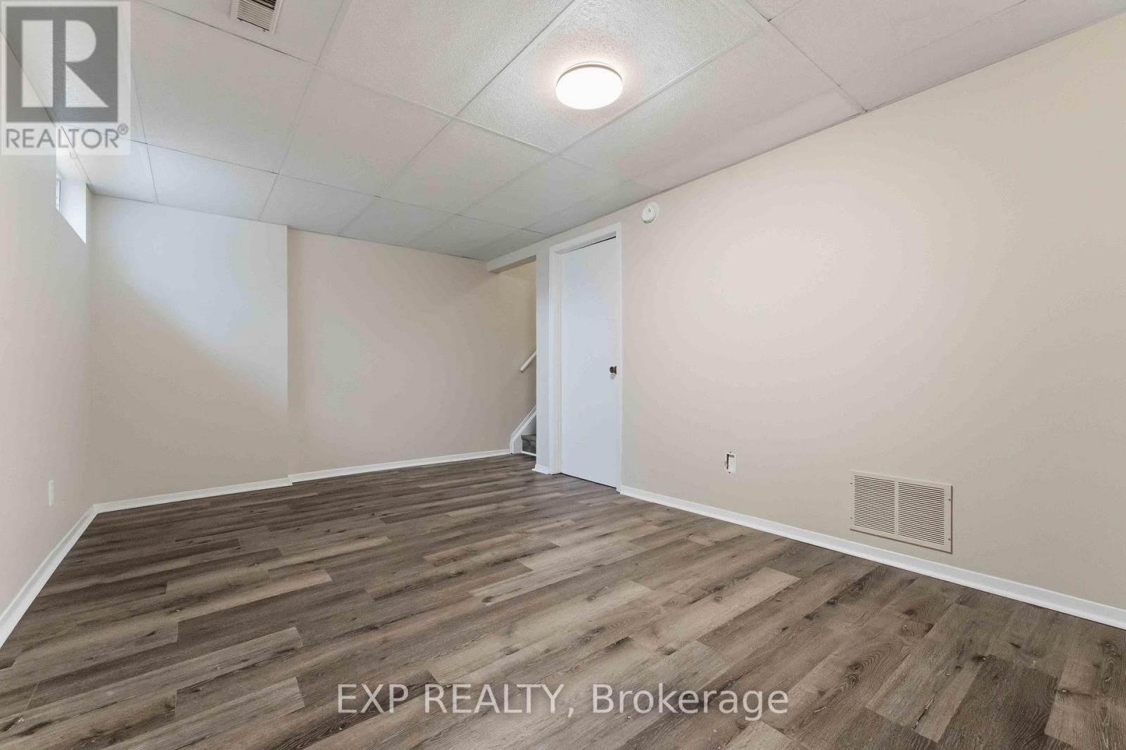 25 - 2659 Pimlico Crescent