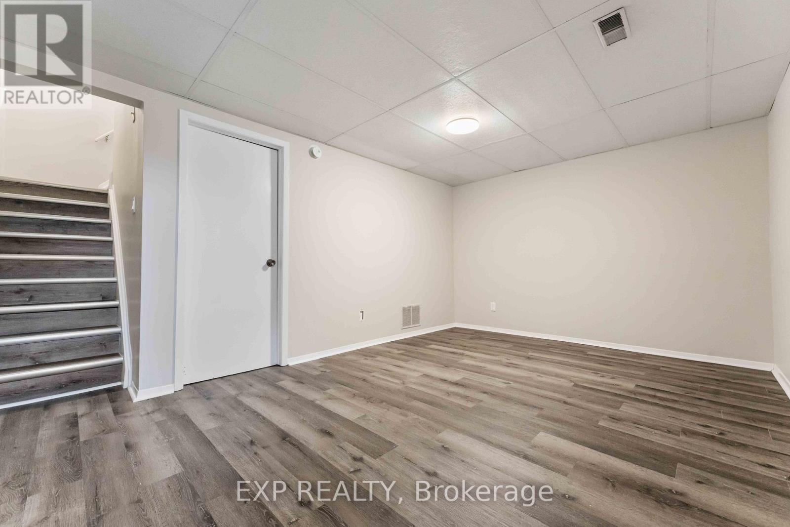 25 - 2659 Pimlico Crescent