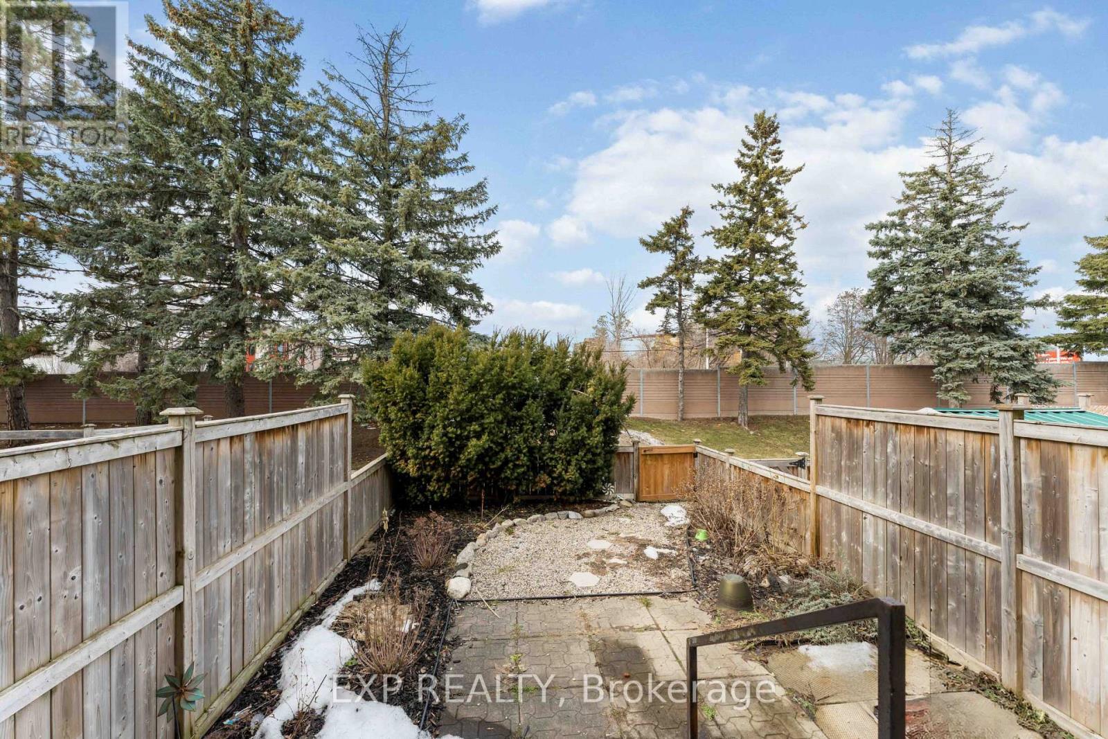 25 - 2659 Pimlico Crescent