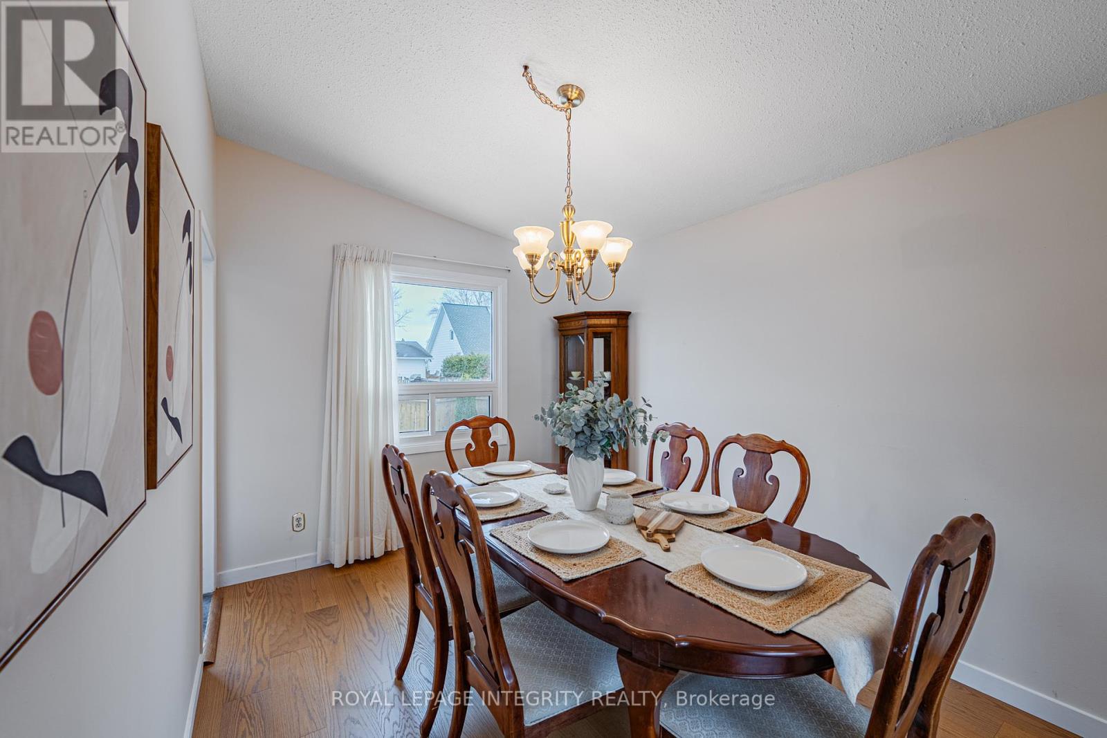 664 Glenhurst Crescent