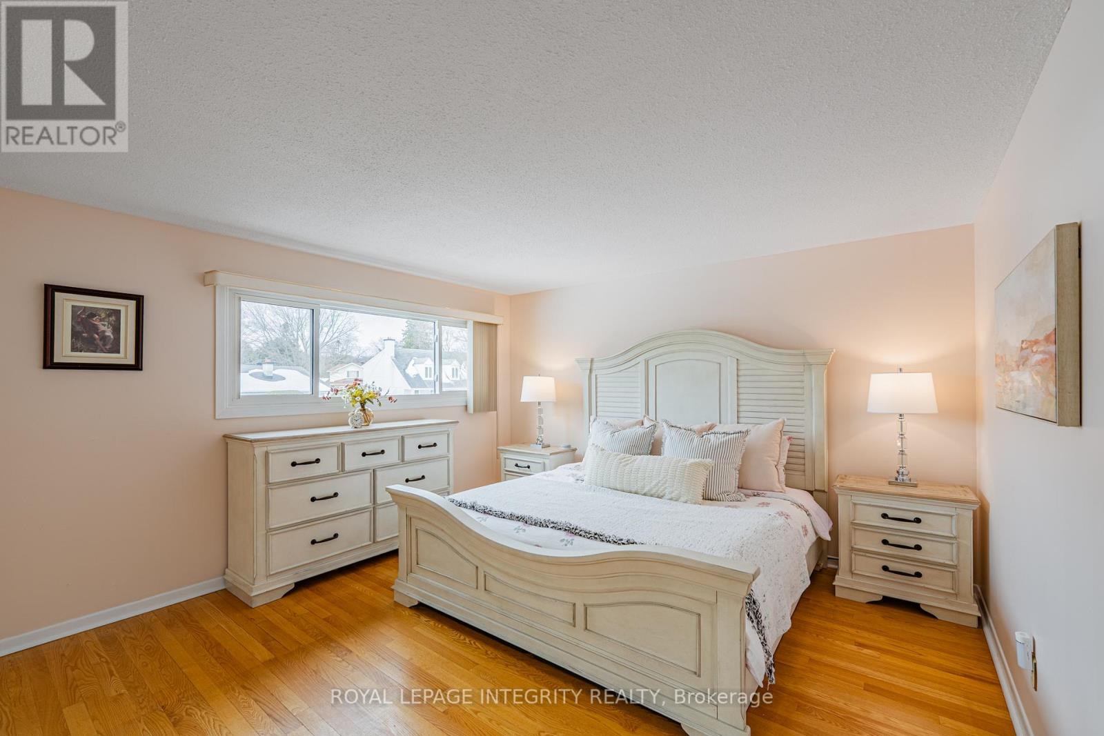 664 Glenhurst Crescent