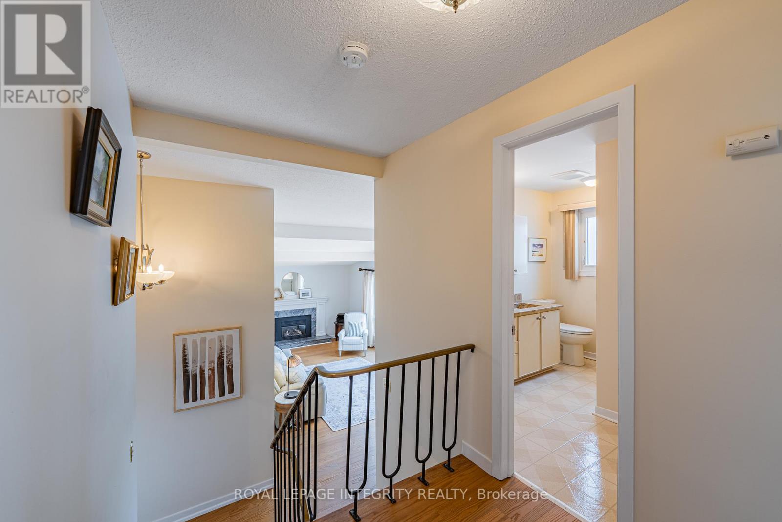 664 Glenhurst Crescent