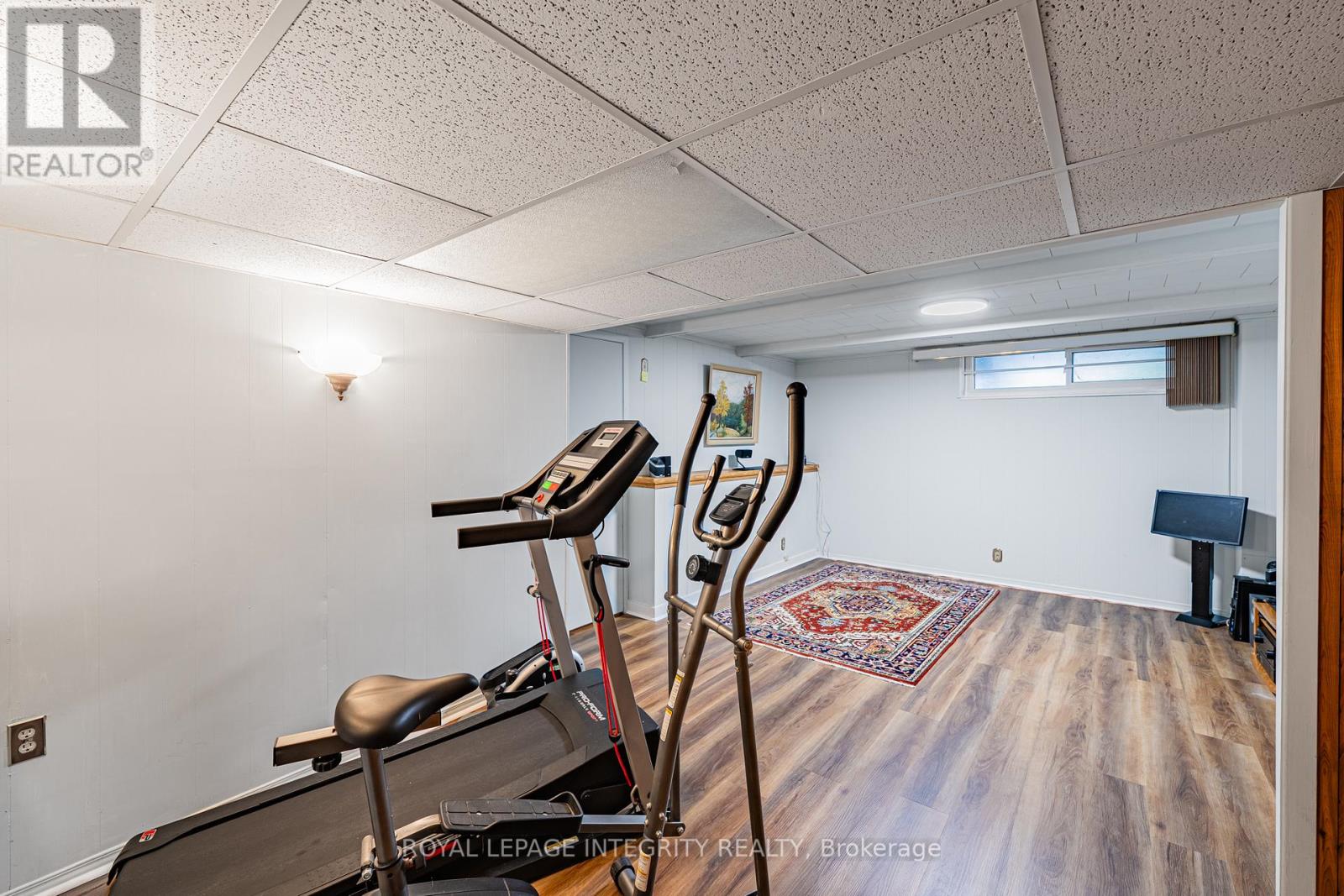 664 Glenhurst Crescent