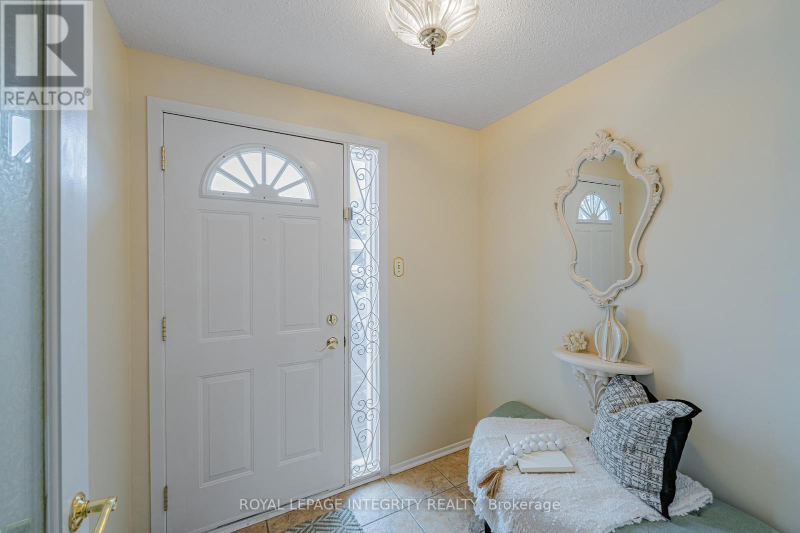 664 Glenhurst Crescent