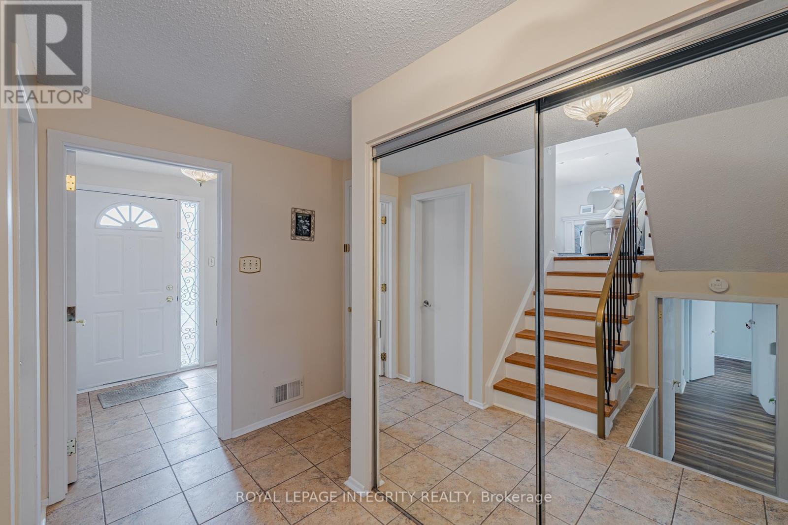 664 Glenhurst Crescent