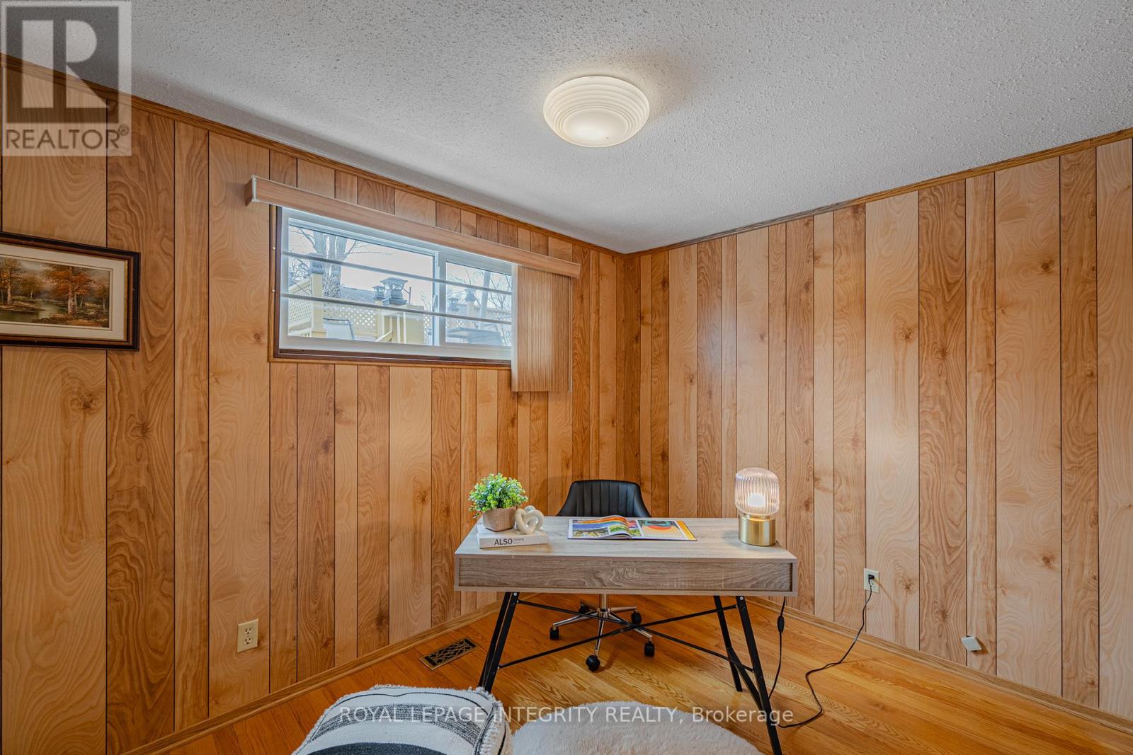 664 Glenhurst Crescent